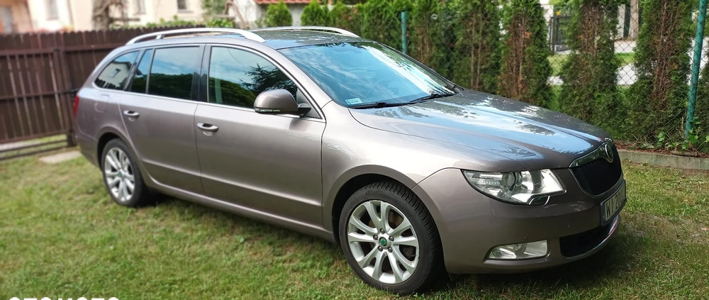 Skoda Superb cena 35000 przebieg: 157000, rok produkcji 2012 z Warszawa małe 121